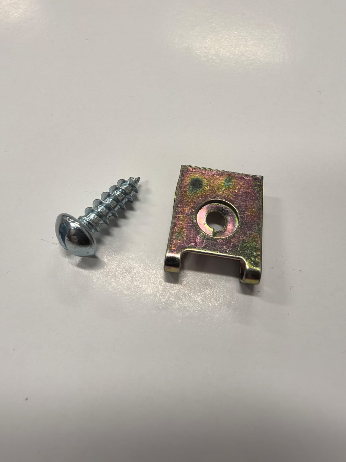 Саморезы автомобильные с закладной скобой М5, 10 шт